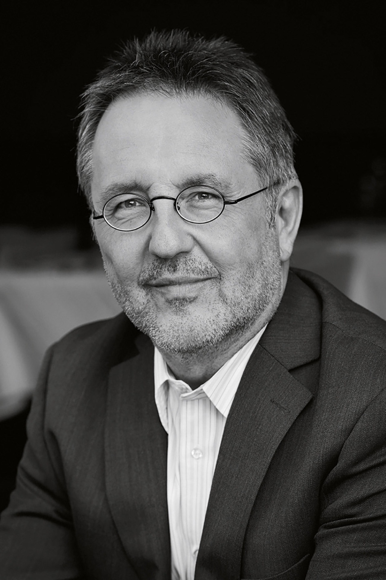 Portraitfoto von Dr. Rainer Moritz