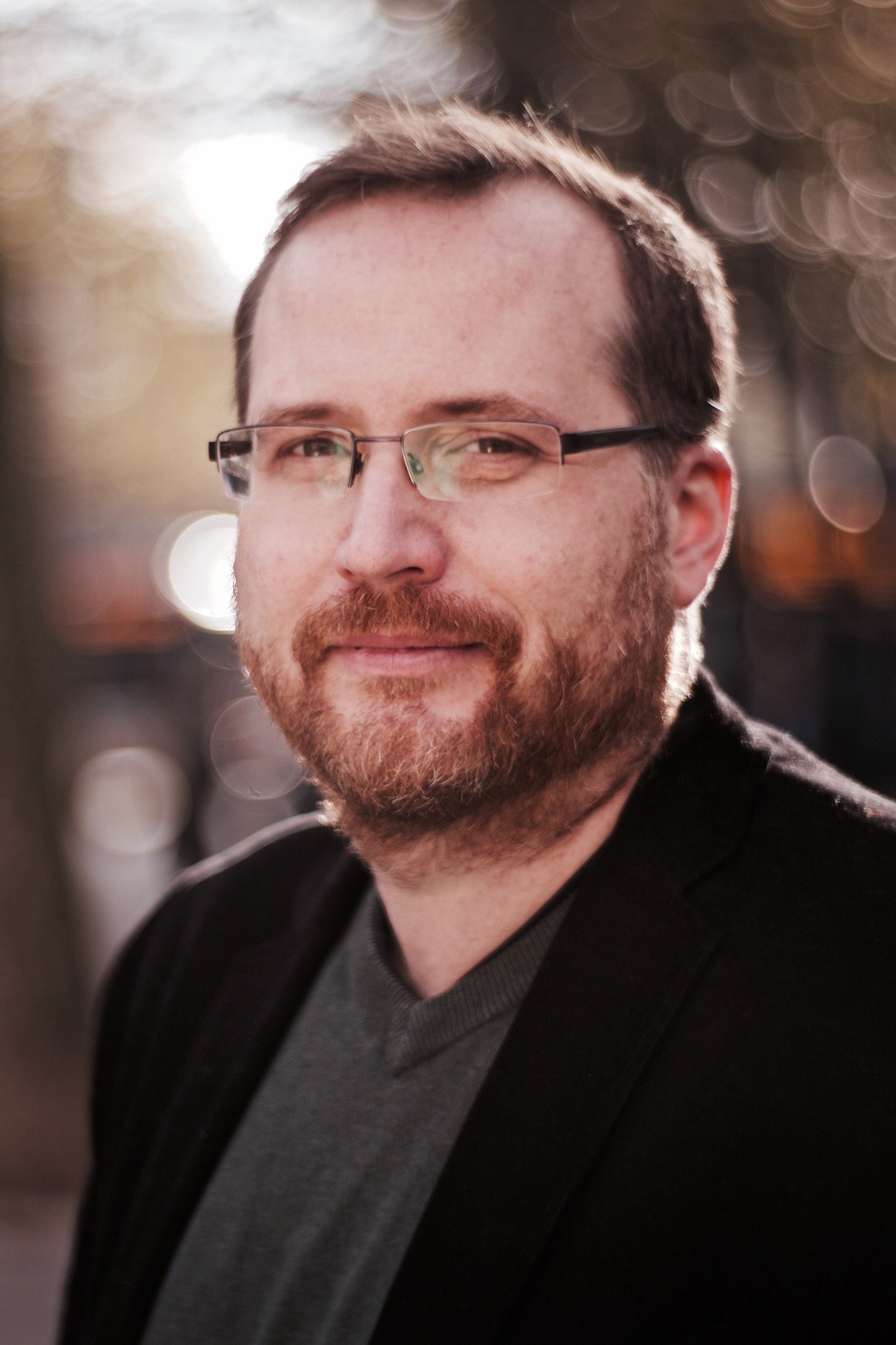 Portraitfoto von Dr. Tanjev Schultz