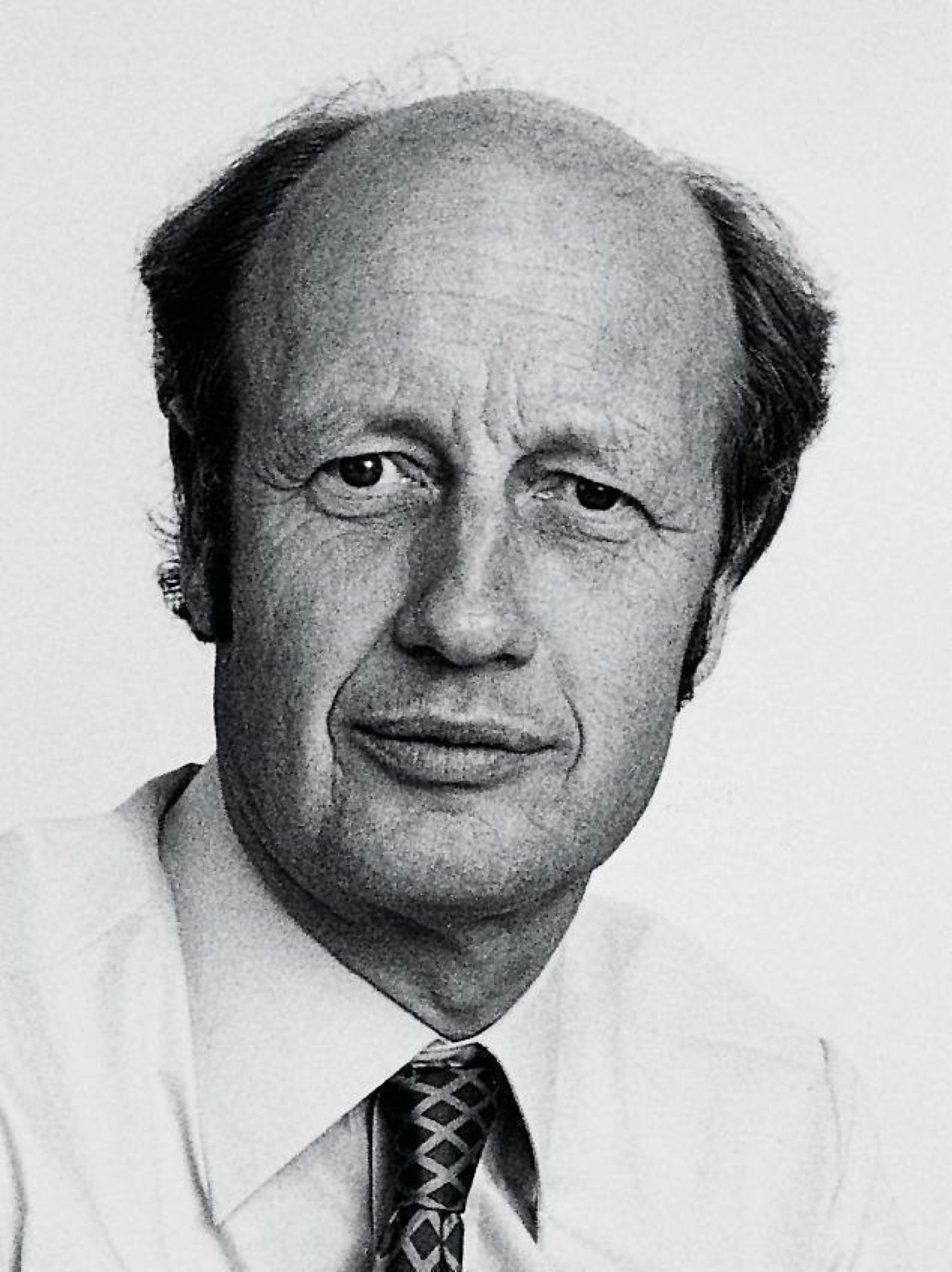 Portraitfoto von Dr. Horst Afheldt